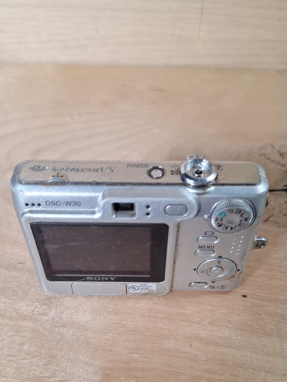 Sony Cyber-shot DSC-W30 digital camera 6.0-megapixel Sensor Selling For Parts - Picture 6 of 6